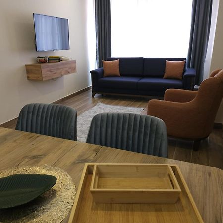 Majestik Hotel Istanbul Bagian luar foto
