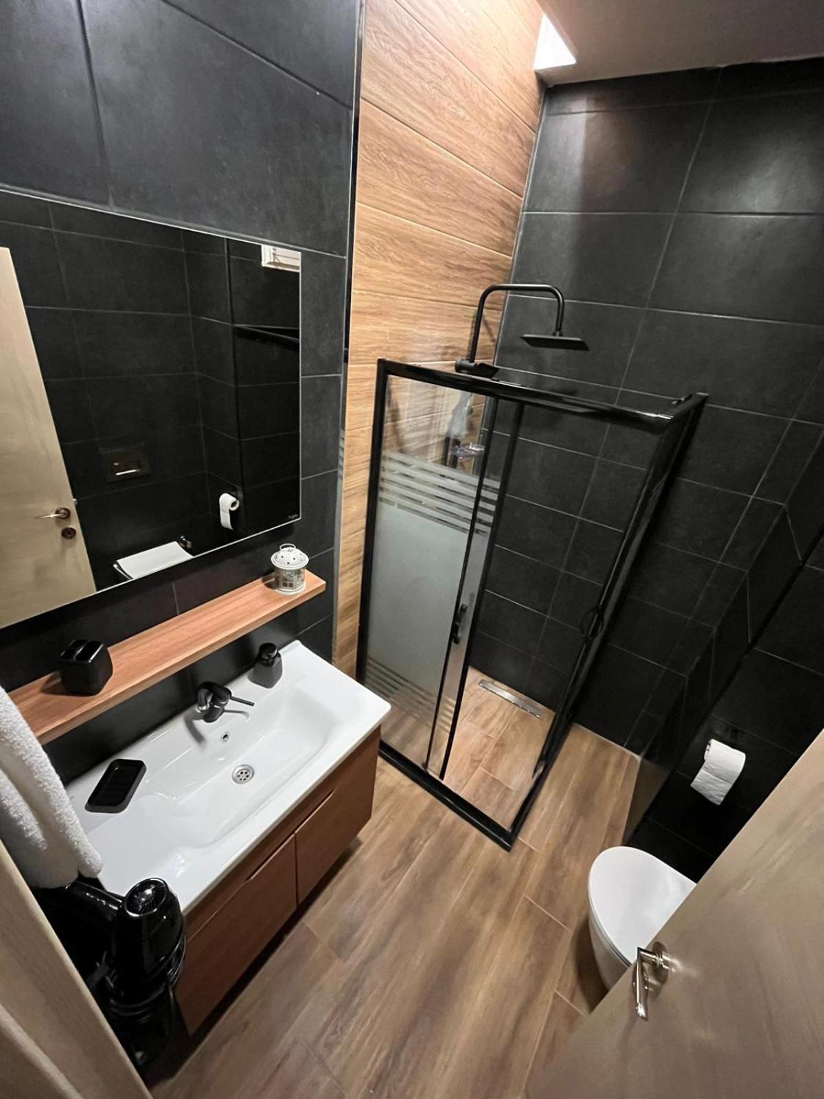 Majestik Hotel Istanbul Bagian luar foto