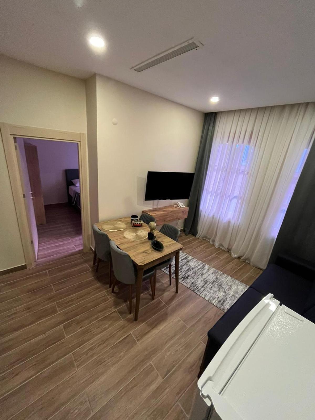 Majestik Hotel Istanbul Bagian luar foto