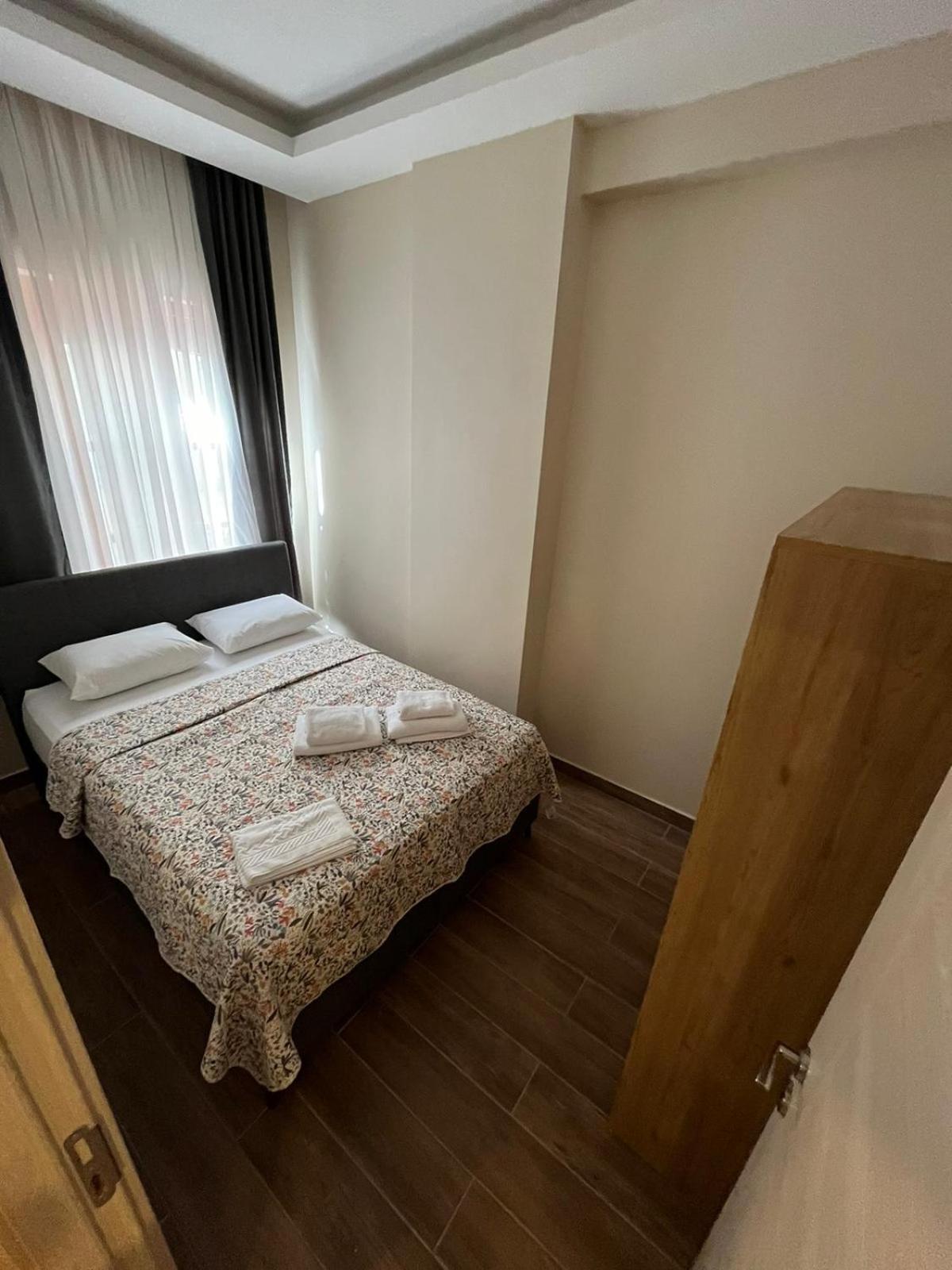Majestik Hotel Istanbul Bagian luar foto