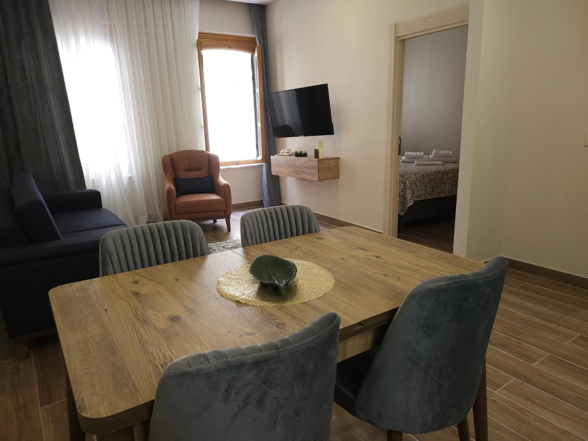 Majestik Hotel Istanbul Bagian luar foto