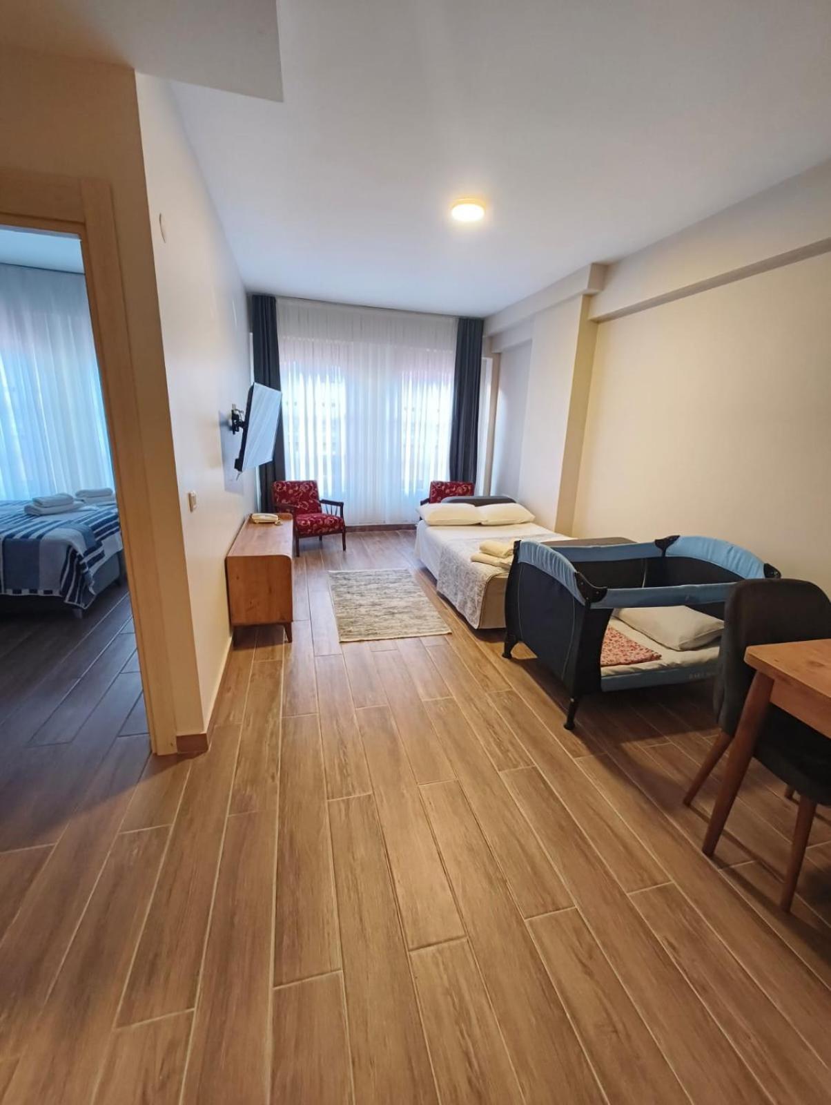 Majestik Hotel Istanbul Bagian luar foto